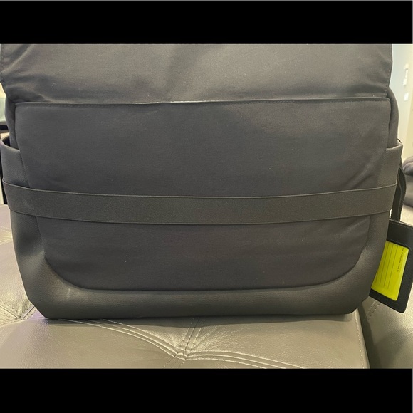 Moleskine ID Reporter Laptop Bag, BLACK - Picture 2 of 11